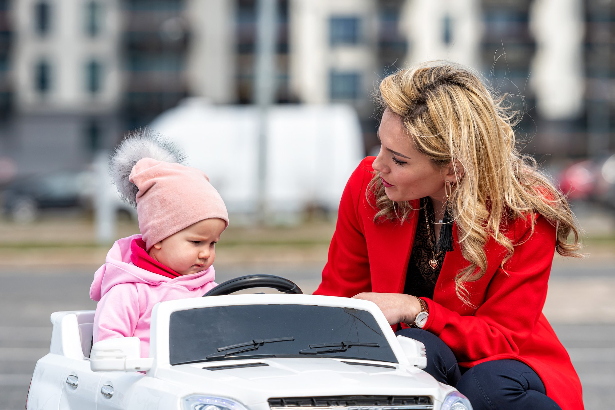 kid in car