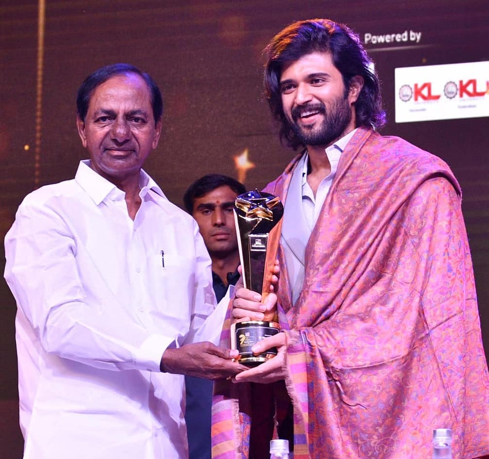 Vijay Deverakonda -Zee Telugu Golden awards