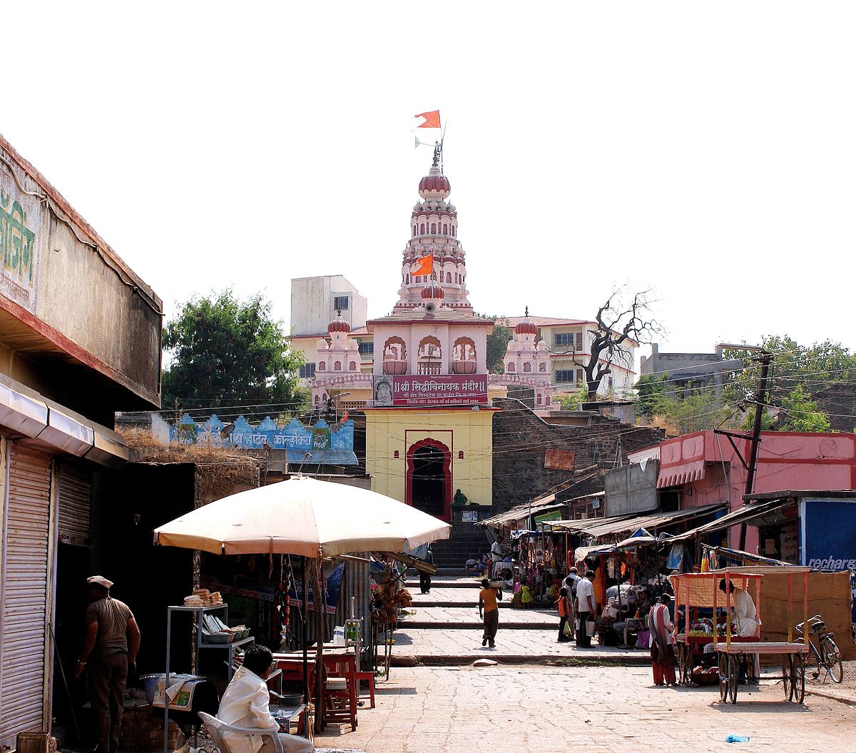 best places to visit in mumbai - Siddhivinayak Temple