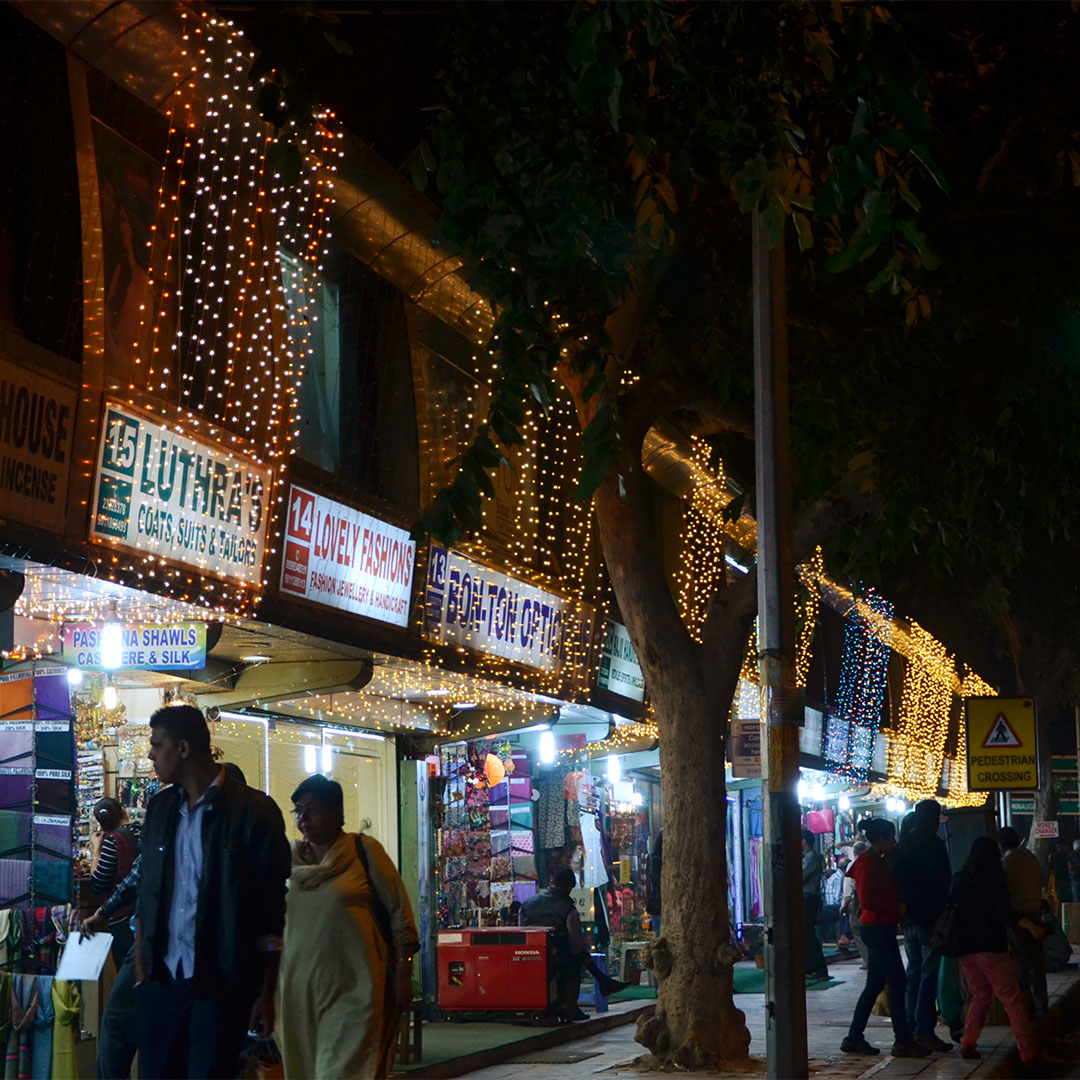 shopping in delhi - Janpath Market