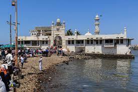 best places to visit in mumbai - Haji Ali Dargah