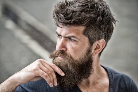 The Best Beard Straightener for a Cleaner Look