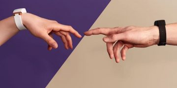 Best Long Distance Bracelets and Other Gifts to buy for your Partner