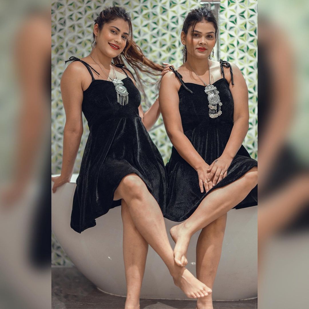 Kritika Malik - Relationship between Kritika Malik and Payal Malik