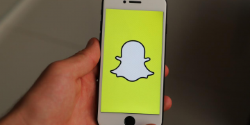 Snapchat hits 100 million users in India: Announces AR partnership with Flipkart