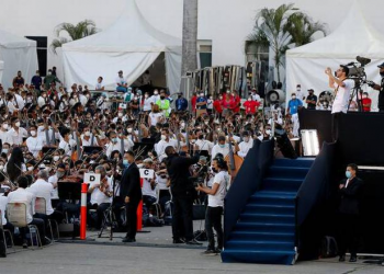 Venezuela claims Guinness World Record for largest orchestra
