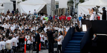 Venezuela claims Guinness World Record for largest orchestra