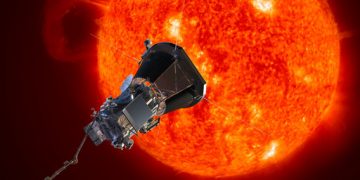 Nasa probe flies in sun’s atmosphere