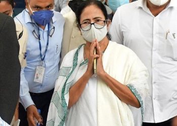 Mamata Banerjee to Call on Sharad Pawar During Mumbai Visit; No Meet With Uddhav Thackeray as CM in Hospital