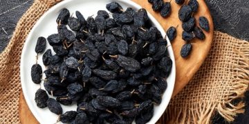From Reducing Hair Fall to Keeping Anaemia At Bay, Here are Health Benefits of Black Raisins