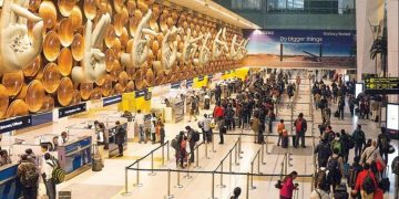 Covid-19 Omicron: Over 16,000 Passengers Land at Delhi Airport From High-Risk Countries