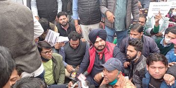 Navjot Singh Siddhu Joins Guest Teachers Protest in Delhi Demanding Full-time Job, Salary Raise