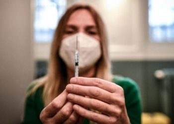 No Evidence to Say Vaccines Won’t Protect Against Omicron, Says Oxford University