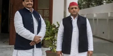 End of SP’s Family Feud As Akhilesh Yadav Meets Uncle Shivpal; Seals Alliance for UP Polls