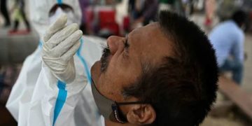 Amid Omicron scare, Mumbai reports 922 new COVID-19 cases, highest in over six months