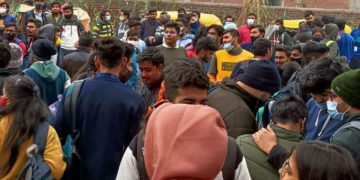 AKTU Students Claim Covid Norms Flouted During Offline Exam