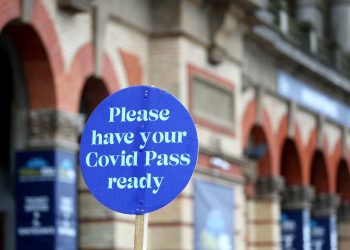 Covid isolation time halved by US health agency