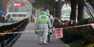 China Expands Lockdowns as Covid Cases Climb; People Complain of Food Shortages on Social Media