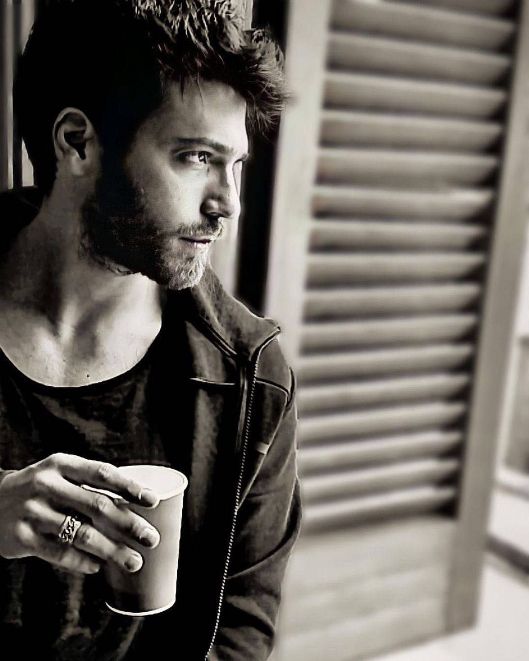 Can Yaman with coffee