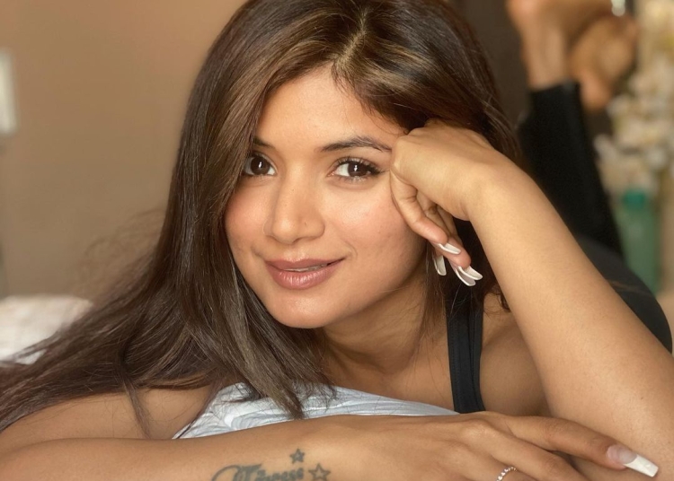 Shipra Goyal (Singer) - Height, Weight, Age, Relationship & More