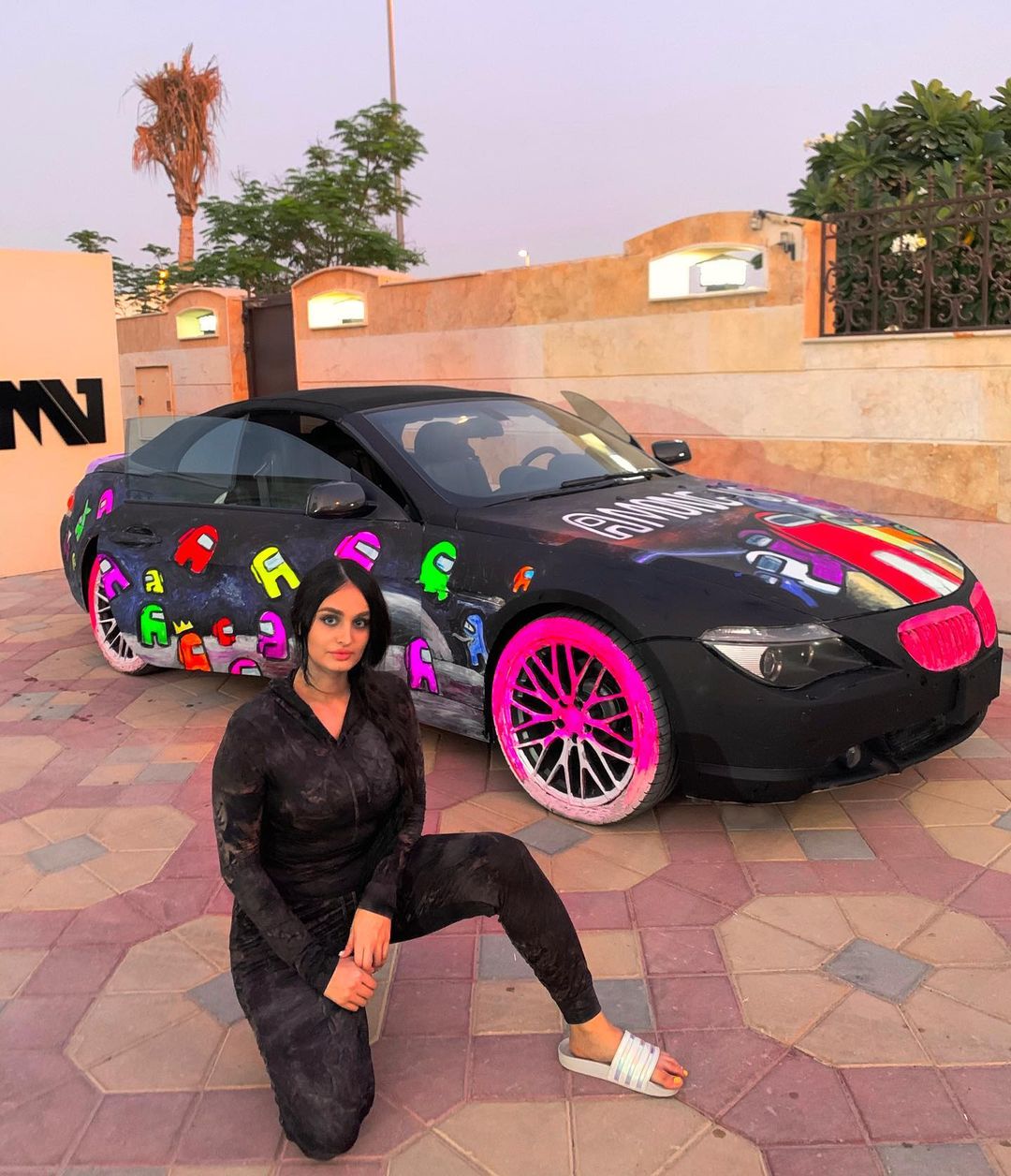 lana rose with car