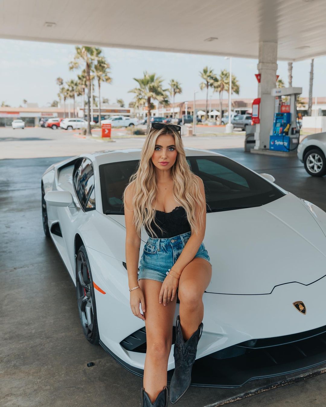 Lexi Hensler with car