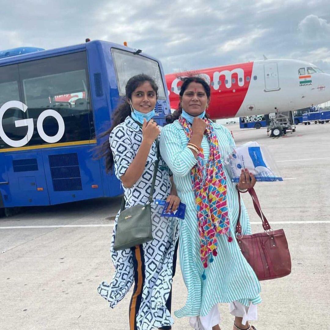 sanchita bashu with her mother